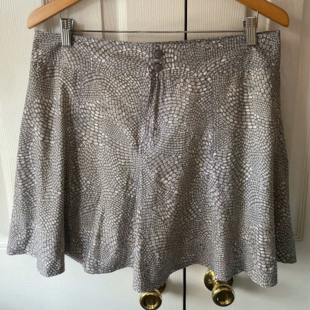 title nine‎ Swingtastic Gray Print Nimblene Tennis Golf Pickleball Skort 12